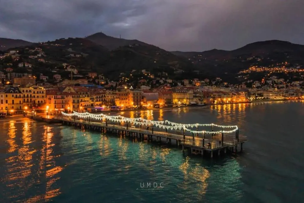 Exclusive Apartment Alassio With Sea View