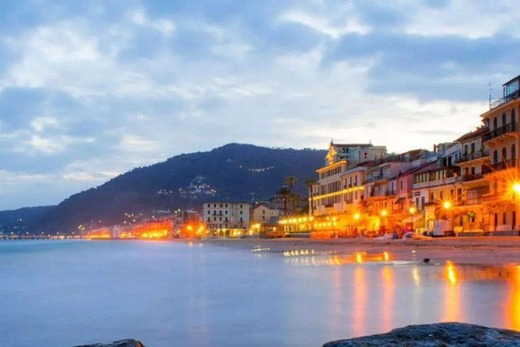 Exclusive Apartment Alassio With Sea View