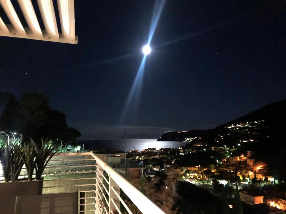 Exclusive Apartment Alassio With Sea View Itálie
